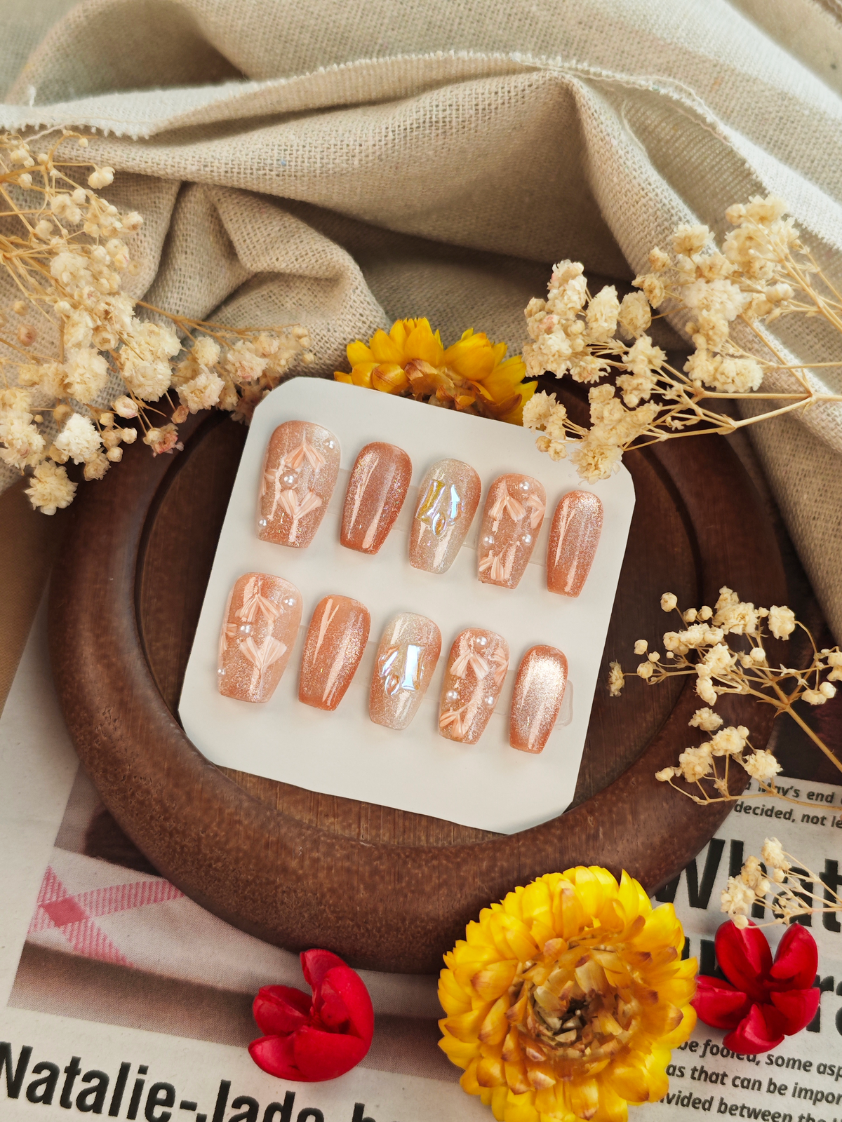 Peach Cat‑Eye Dried Flower Press On Nails