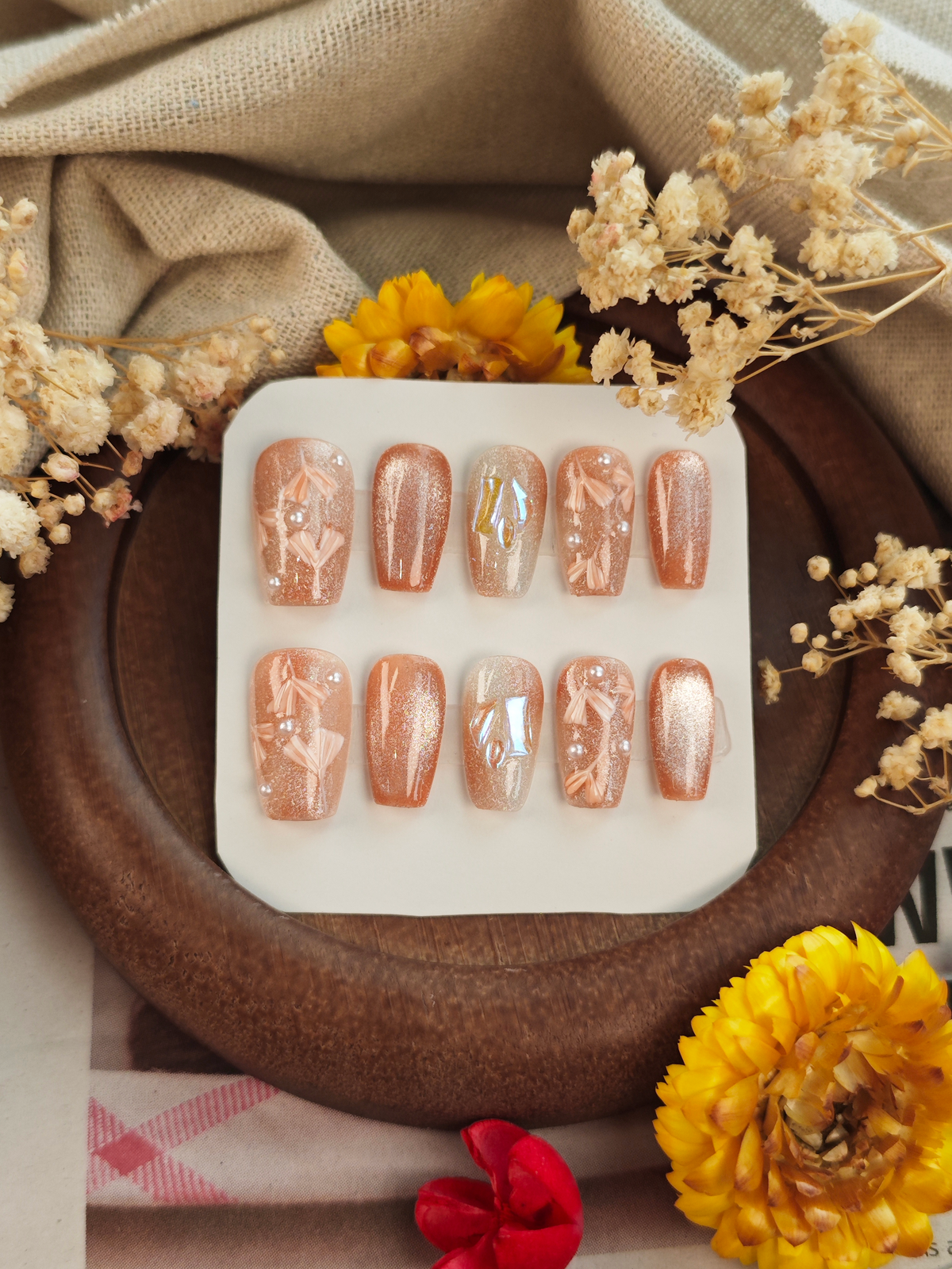 Peach Cat‑Eye Dried Flower Press On Nails