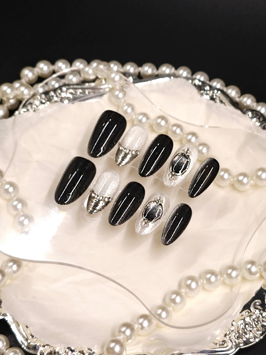 Black Silver Vintage Gem & Bead Medium Oval Nails