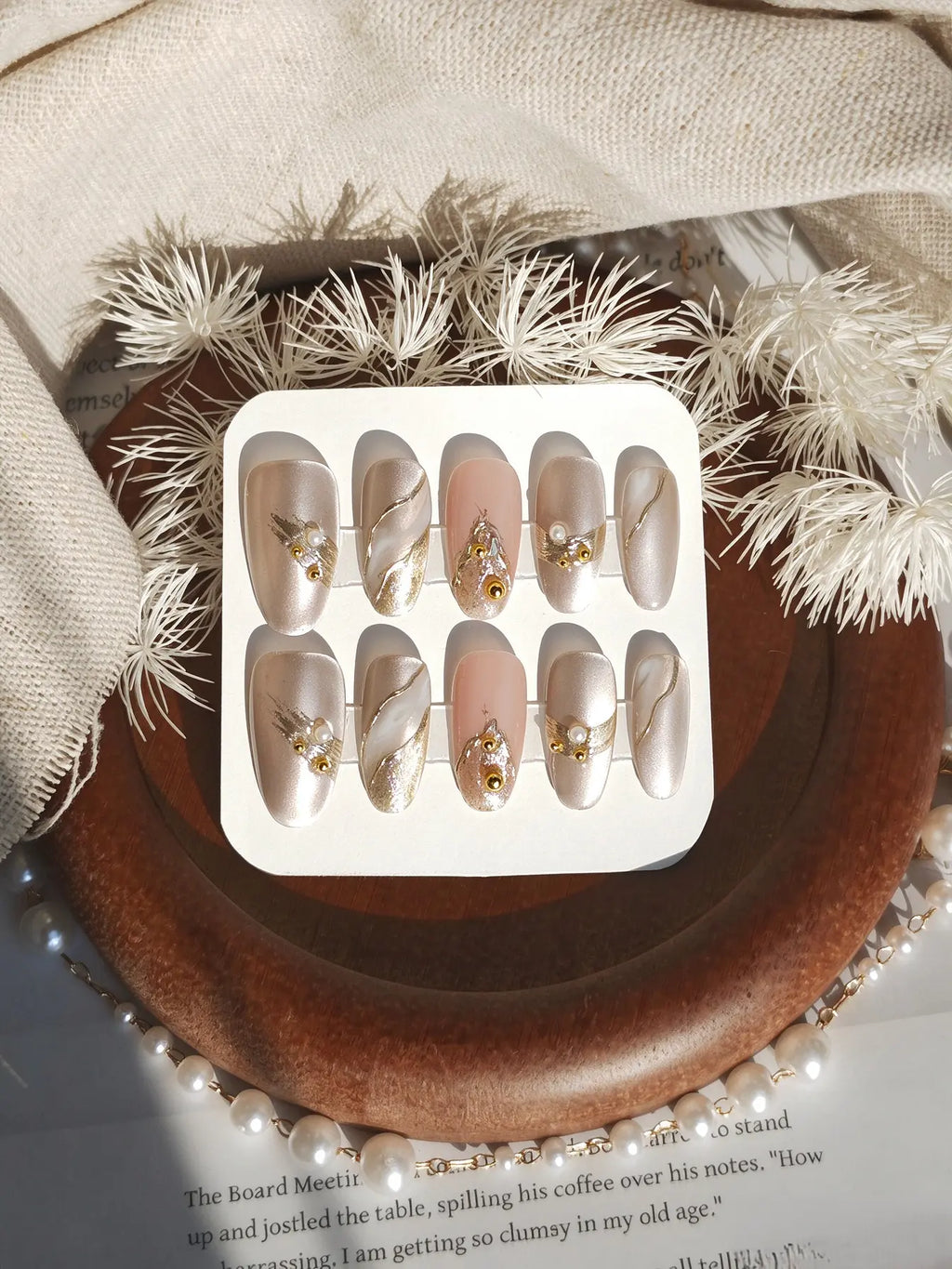Nude Metallic Line Pearl Short Oval Press On Nails