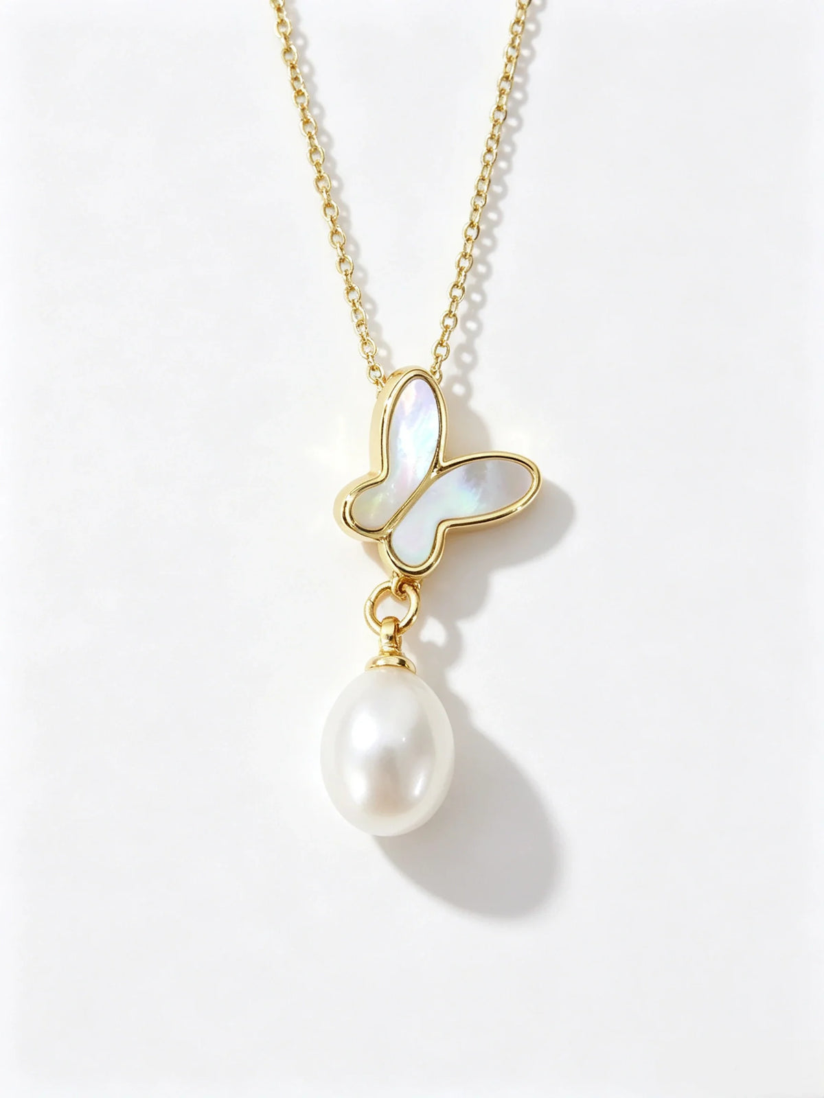 Butterfly Mother‑of‑Pearl Natural Freshwater Pearl Teardrop Pendant Necklace, Elegant Women Collarbone Chain