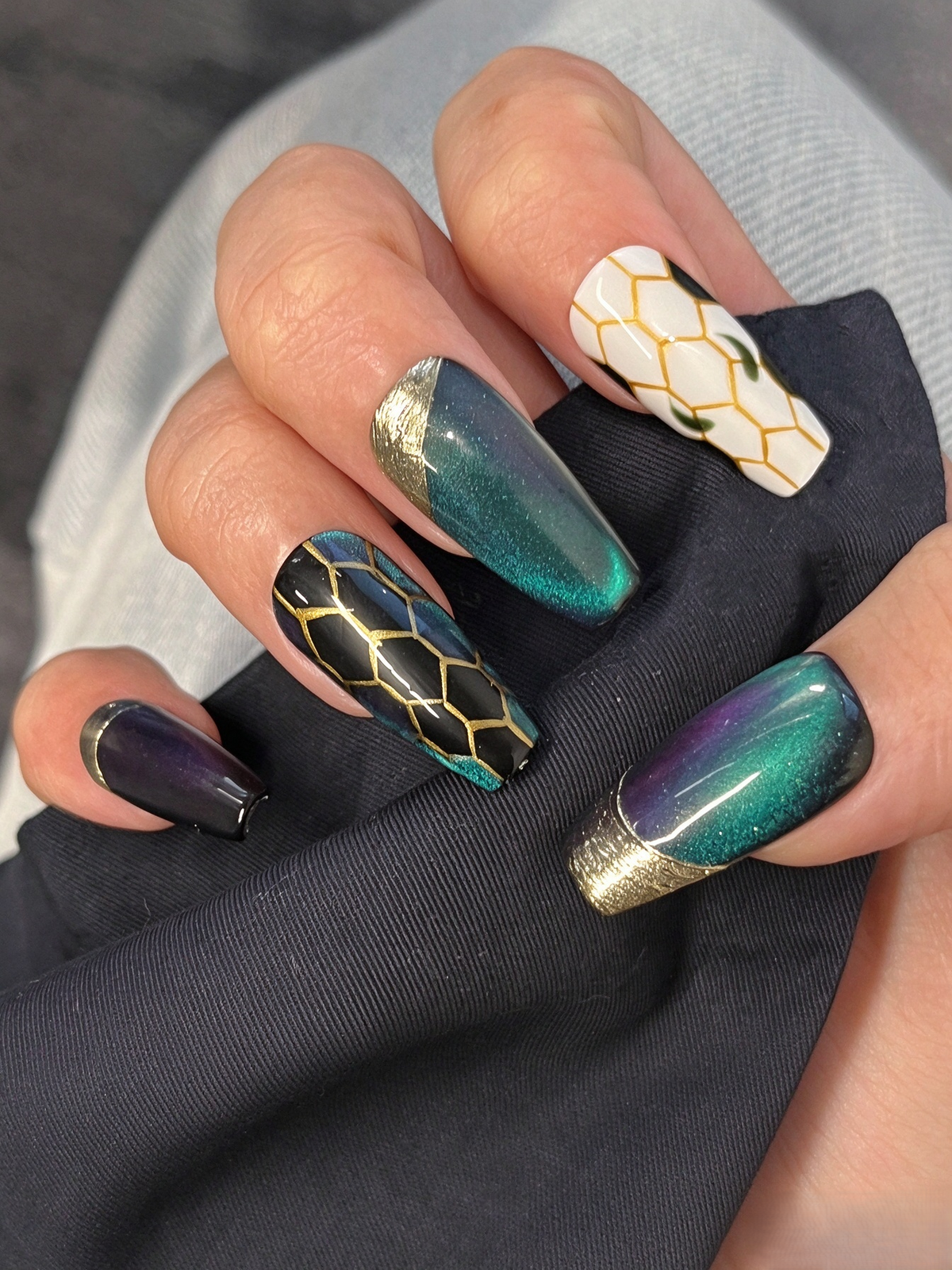 Emerald Green Cat Eye Honeycomb Medium Tapered Coffin Nails